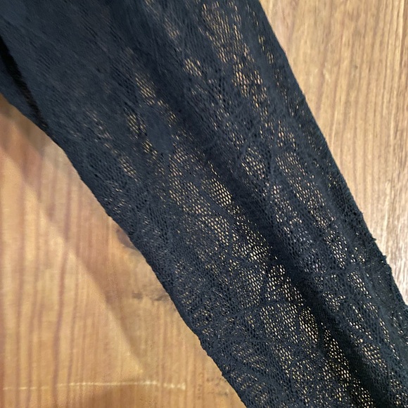 City Sites Vintage black webbed long sleeve top. M - Picture 5 of 5